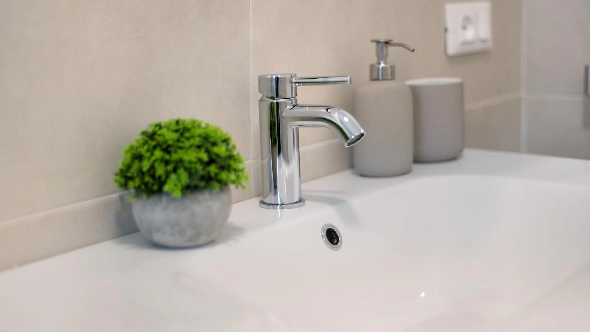 Residence Eleonora Garda  Garda (Verona)