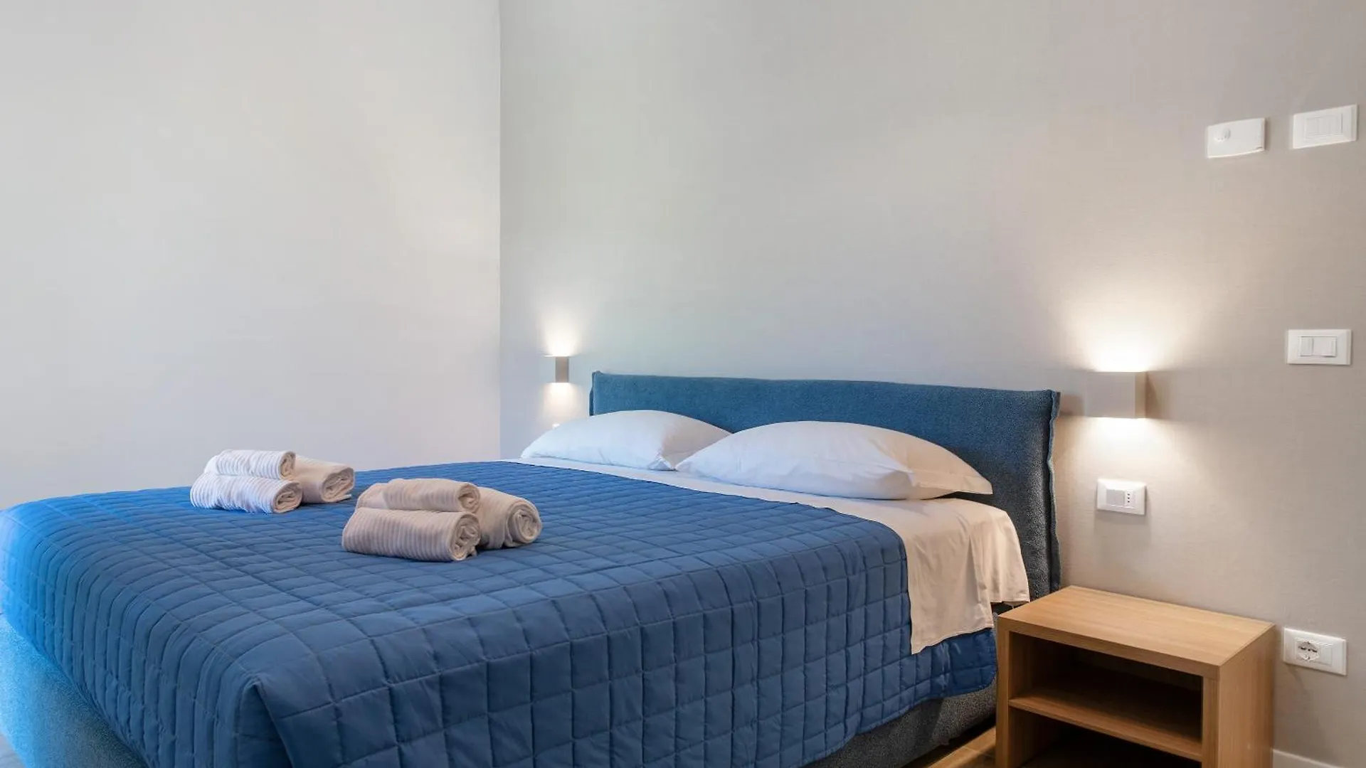Residence Eleonora Garda  Italy