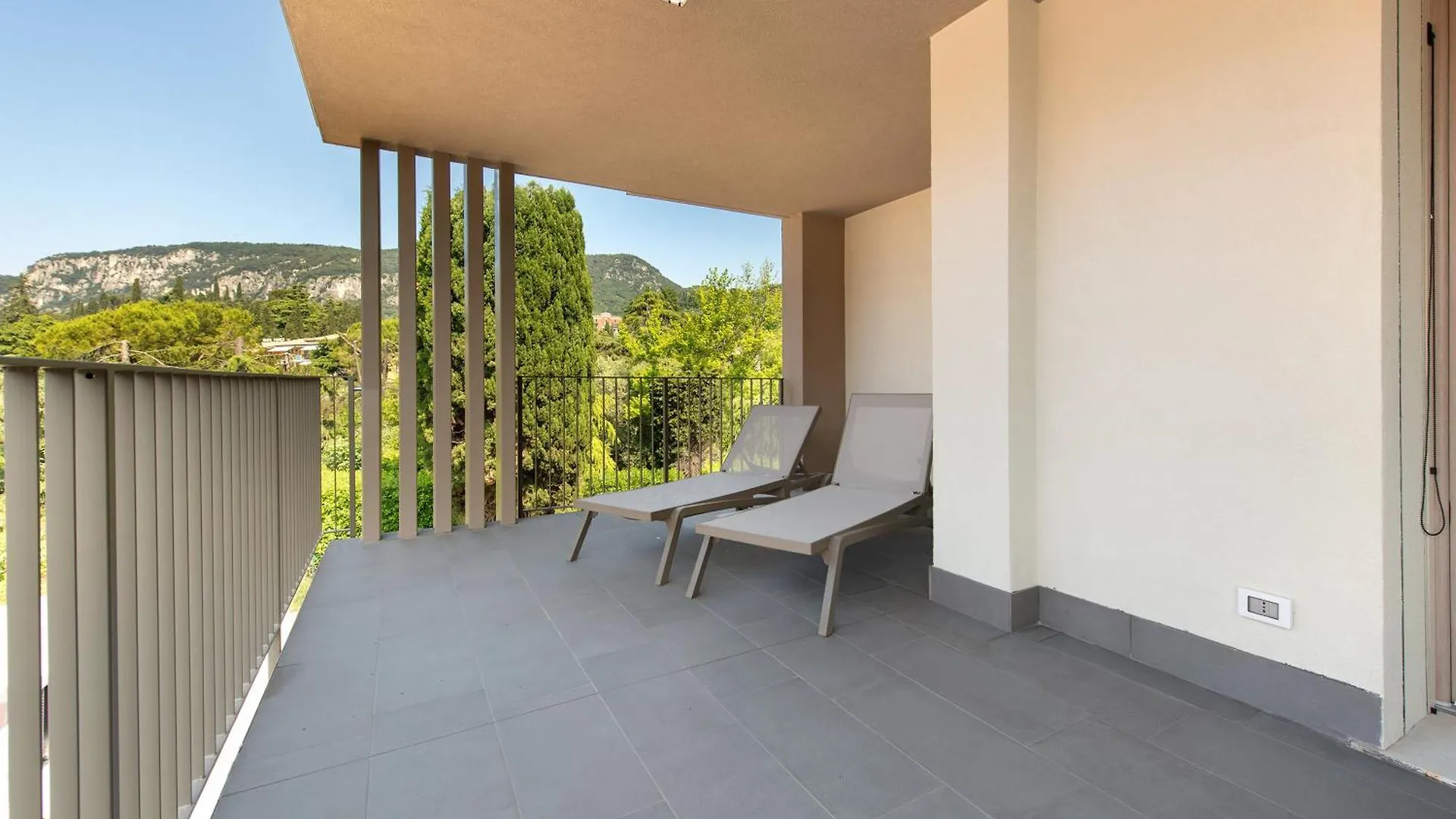 Apartment Residence Eleonora Garda  Italy
