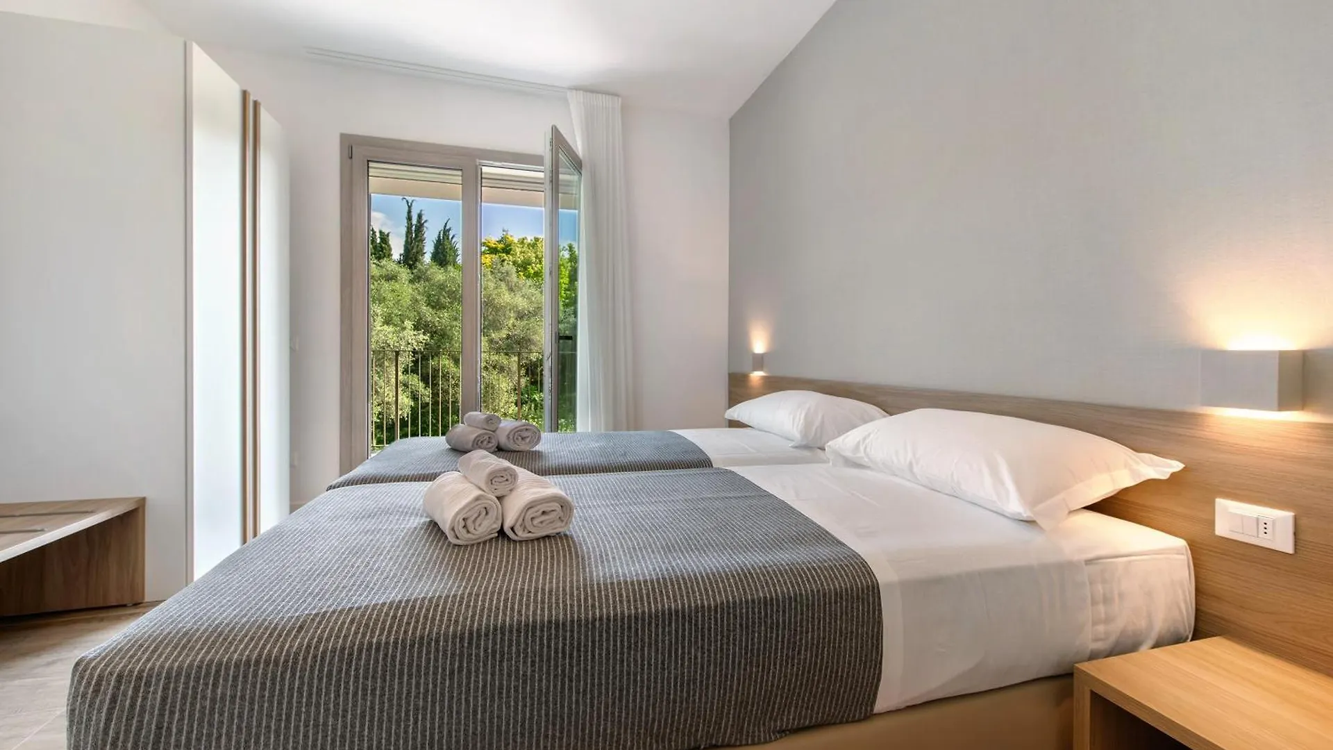 Residence Eleonora Garda  Italy