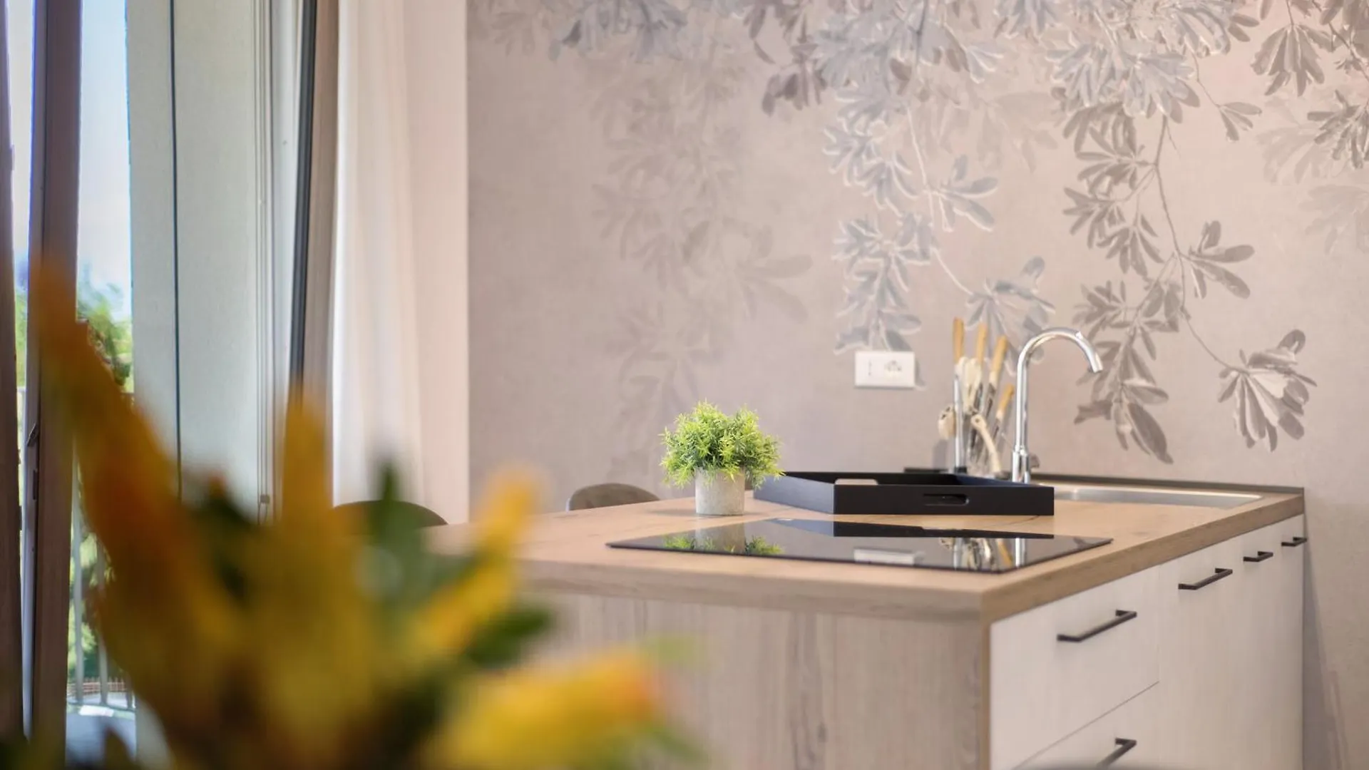 Residence Eleonora Garda  0*, Garda (Verona) Italy