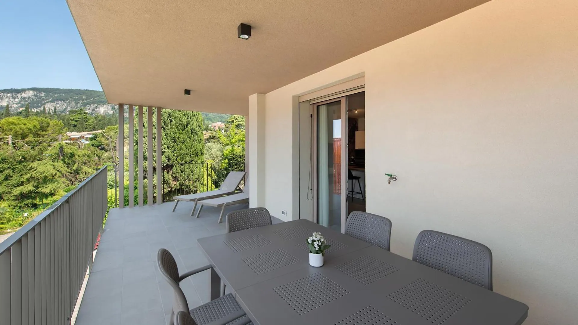 Apartment Residence Eleonora Garda  Italy