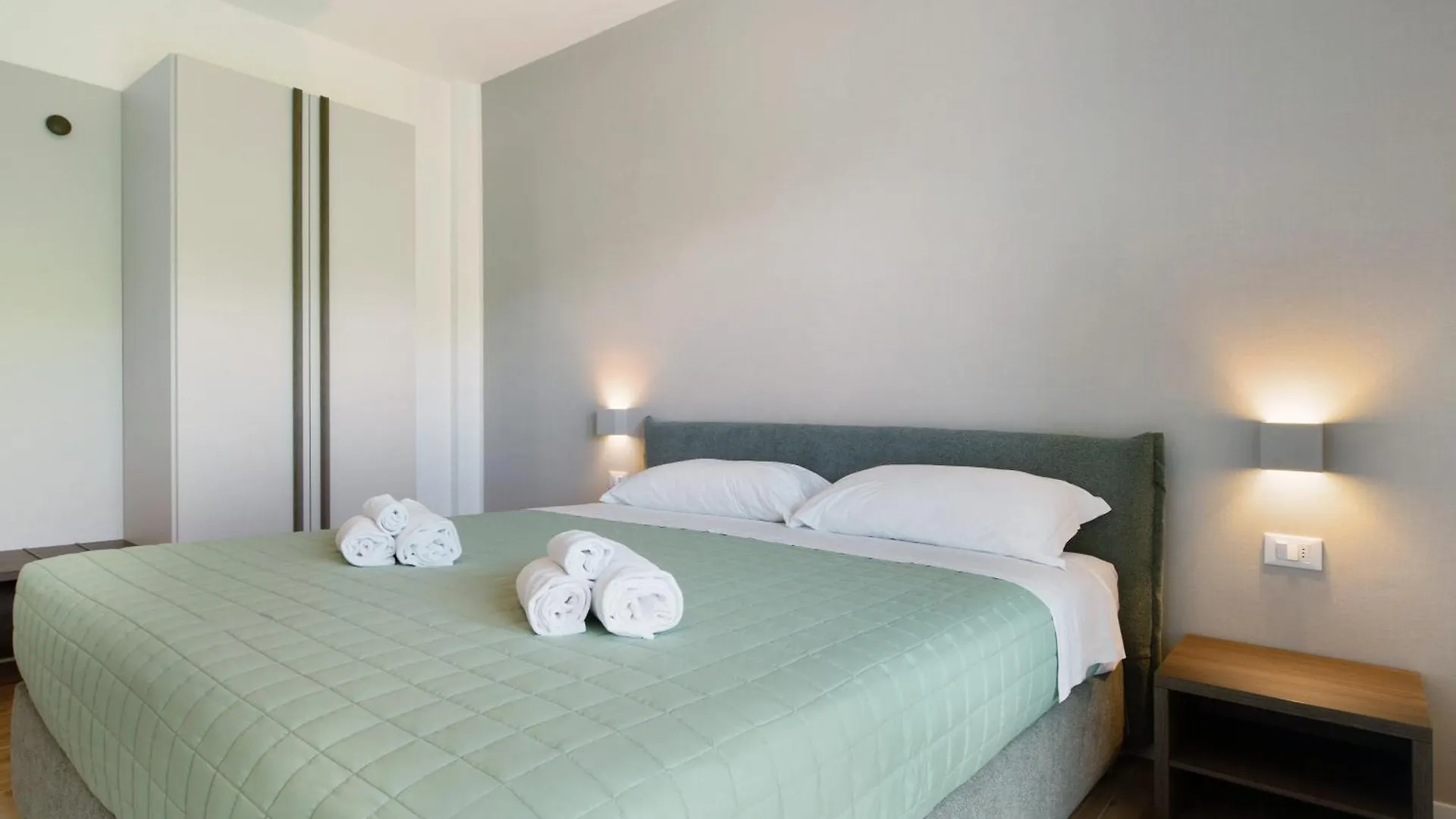 Apartment Residence Eleonora Garda