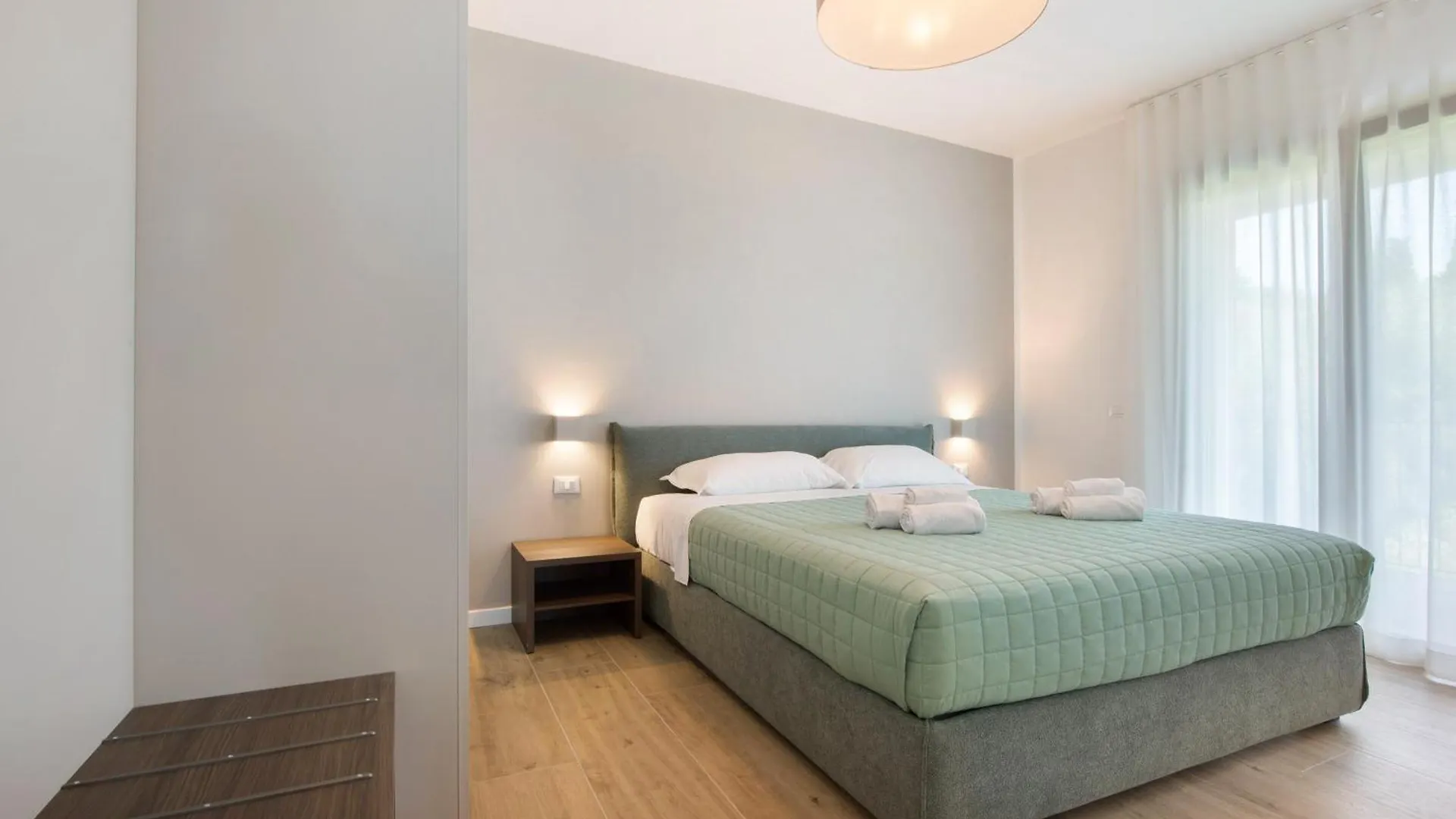 Apartment Residence Eleonora Garda  Italy